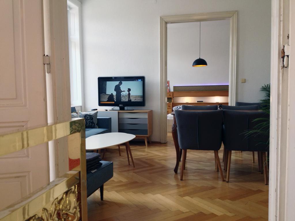 Big Vintage Style Flat Near Schonbrunn Διαμέρισμα Βιέννη Εξωτερικό φωτογραφία