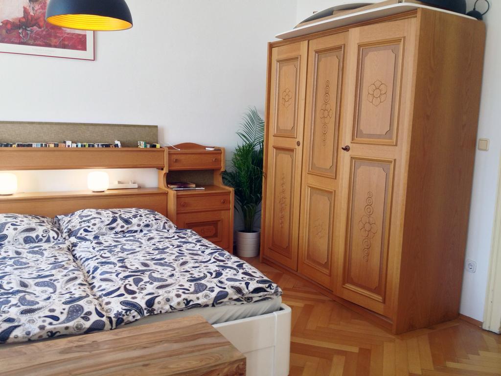 Big Vintage Style Flat Near Schonbrunn Διαμέρισμα Βιέννη Εξωτερικό φωτογραφία